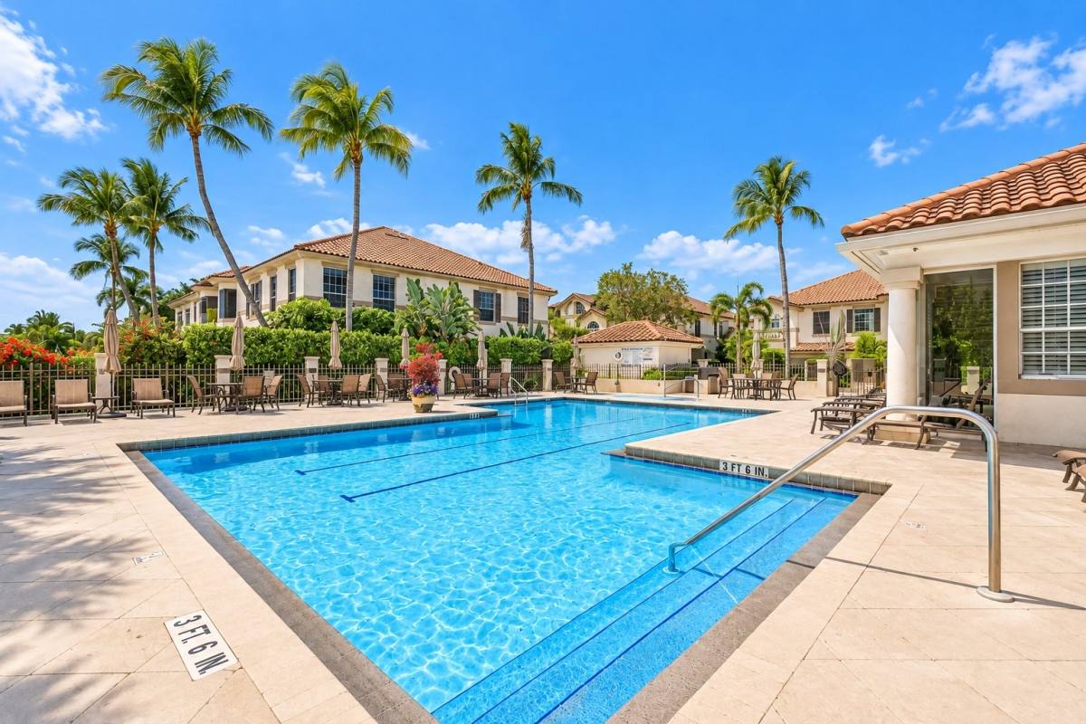 253 Colonade Circle #2601, Naples, FL 34103 - Apartment for Rent - Image 2