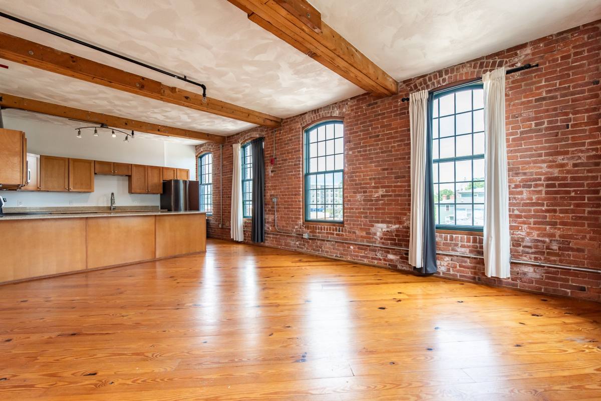 407 Pine St #305, Providence, RI 02903 - Apartment for Rent - Image 2