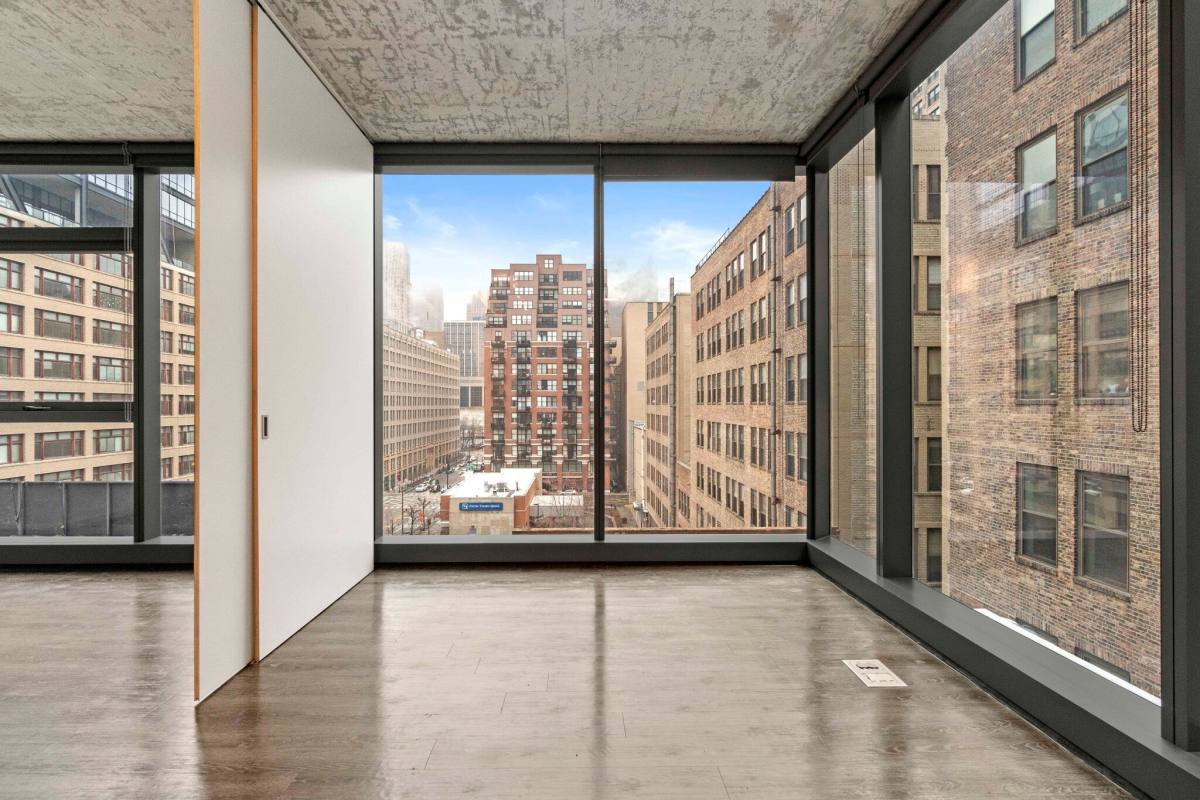 Apartment for rent at 713 S Clark St, Chicago, IL 60605