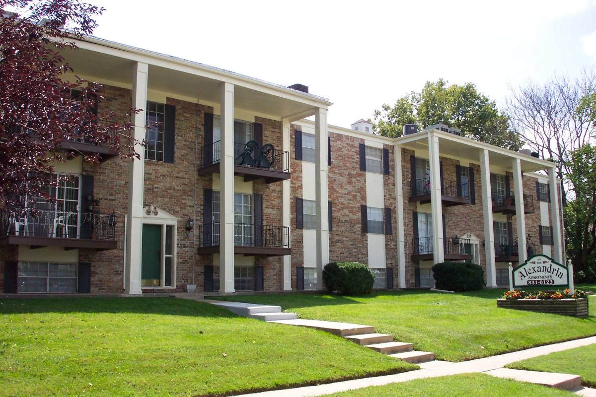 Apartment for rent at 1230 E McDaniel St #10, Springfield, MO 65802