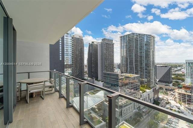 68 SE 6th St #2406, Miami, FL 33131 - Apartment for Rent - Image 2