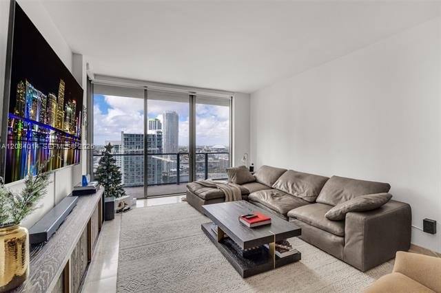 68 SE 6th St #2406, Miami, FL 33131 - Apartment for Rent - Image 4