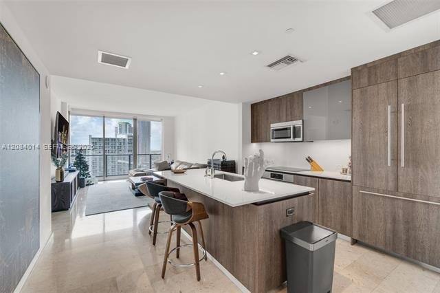 68 SE 6th St #2406, Miami, FL 33131 - Apartment for Rent - Image 6