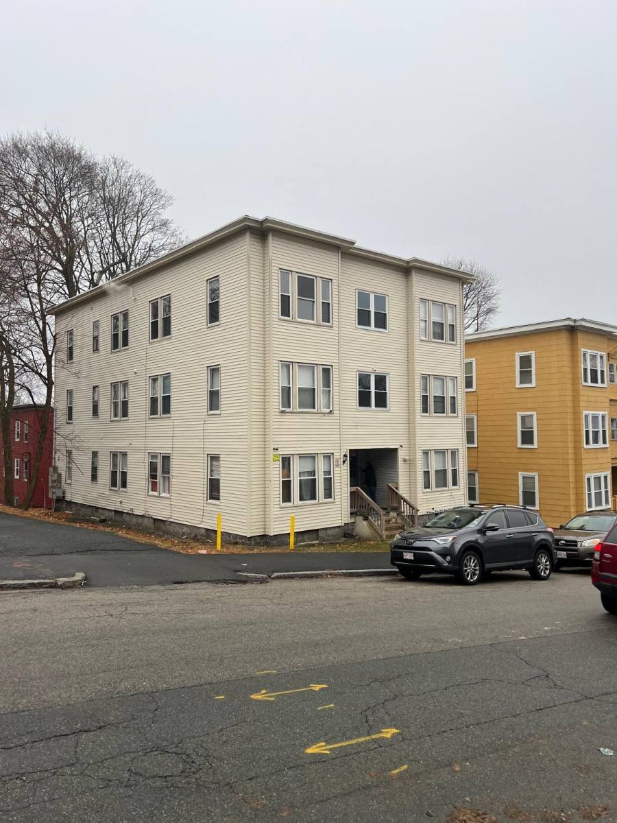 Apartment for rent at 16 Catharine St, Worcester, MA 01605