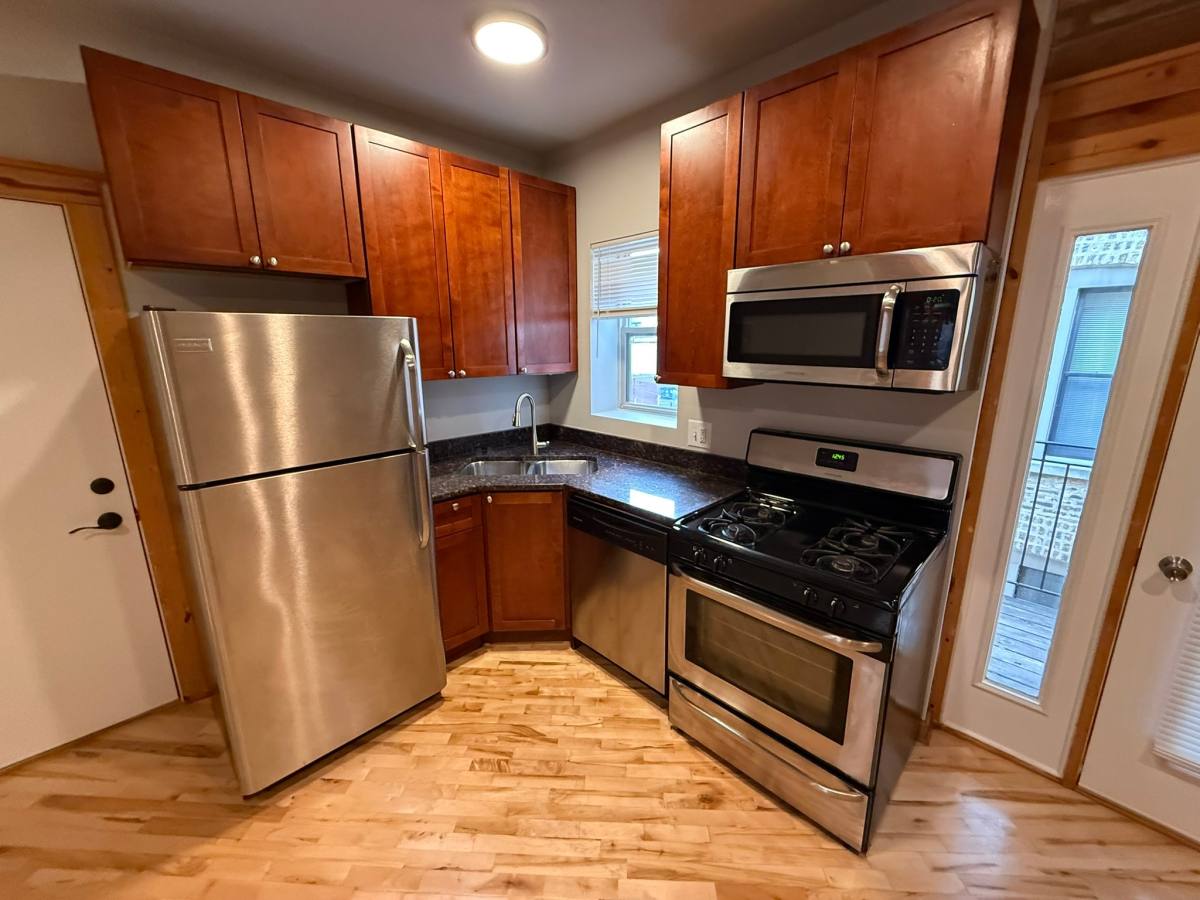 1623 W Columbia Ave, Chicago, IL 60626 - Apartment for Rent - Image 2