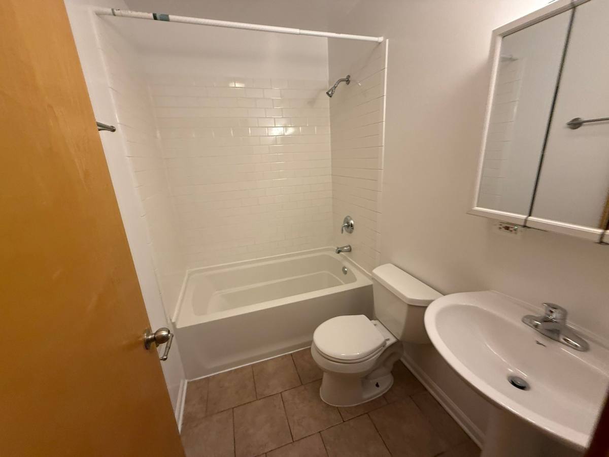 1623 W Columbia Ave, Chicago, IL 60626 - Apartment for Rent - Image 6
