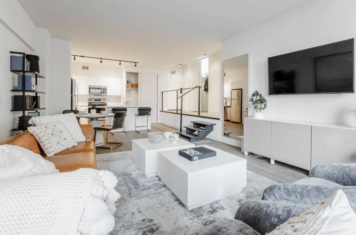 Apartment for rent at 11 E Chestnut, Chicago, IL 60610