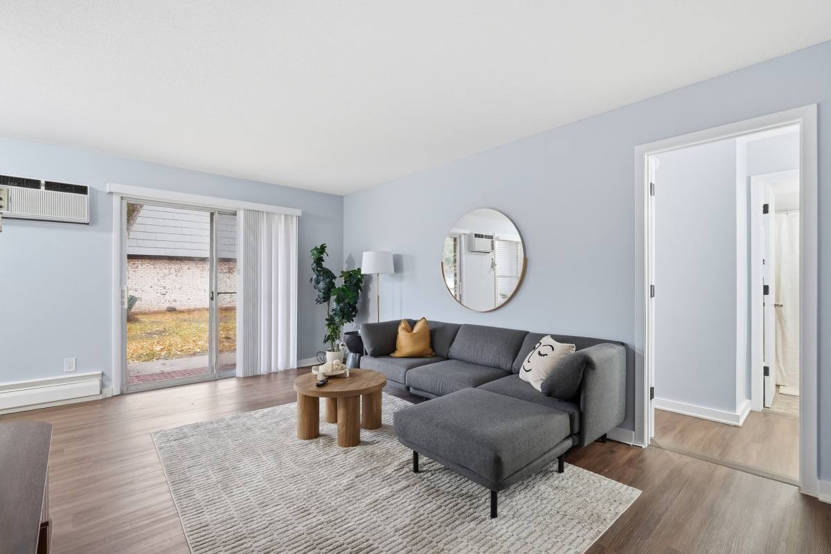 814 9th Ave S #4, Hopkins, MN 55343 - Condo for Rent - Image 2