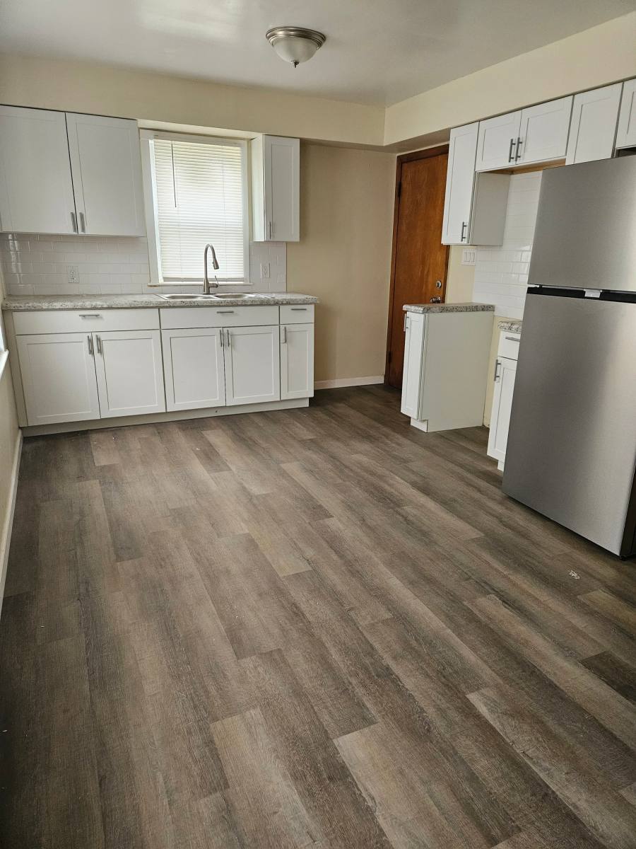 9315 Garfield Blvd, Downstairs Unit, Garfield Heights, OH 44125 - Apartment for Rent - Image 8