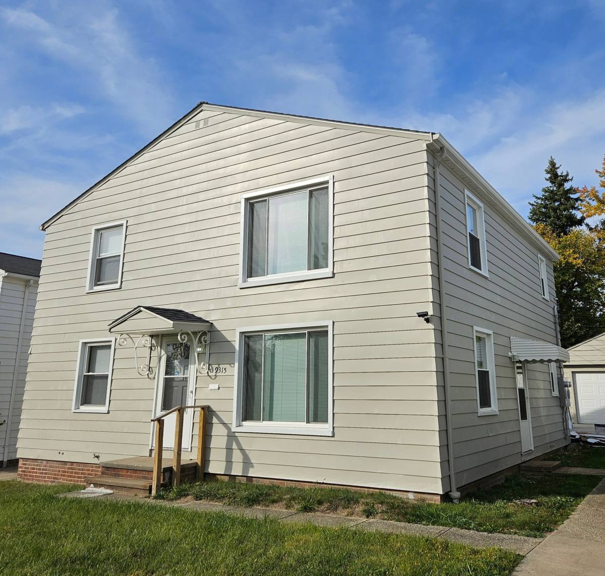 9315 Garfield Blvd, Downstairs Unit, Garfield Heights, OH 44125 - Apartment for Rent