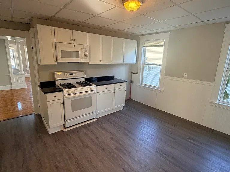21 Sterling St #1, Worcester, MA 01610 - Apartment for Rent