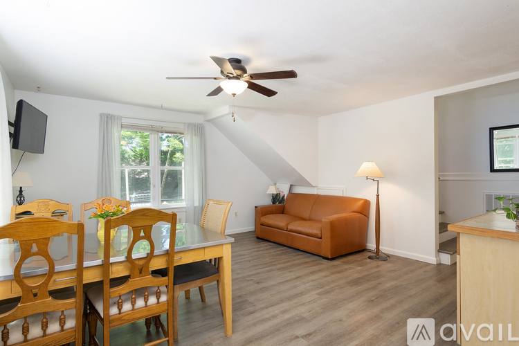 1120 Montreat Rd #B, Black Mountain, NC 28711 - Apartment for Rent - Image 2