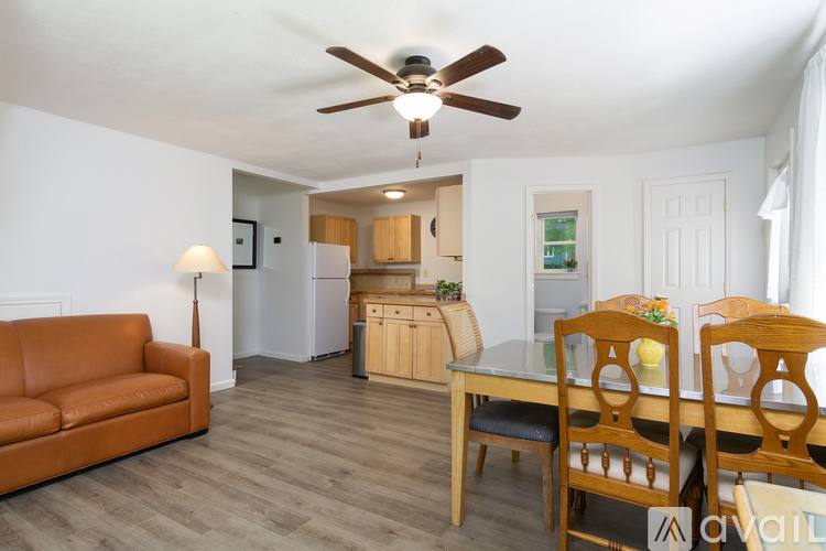1120 Montreat Rd #B, Black Mountain, NC 28711 - Apartment for Rent - Image 4