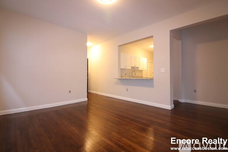 11 Stearns Rd #4, Brookline, MA 02446 - Apartment for Rent - Image 2