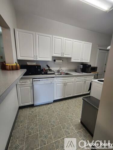 11 Stearns Rd #4, Brookline, MA 02446 - Apartment for Rent - Image 5