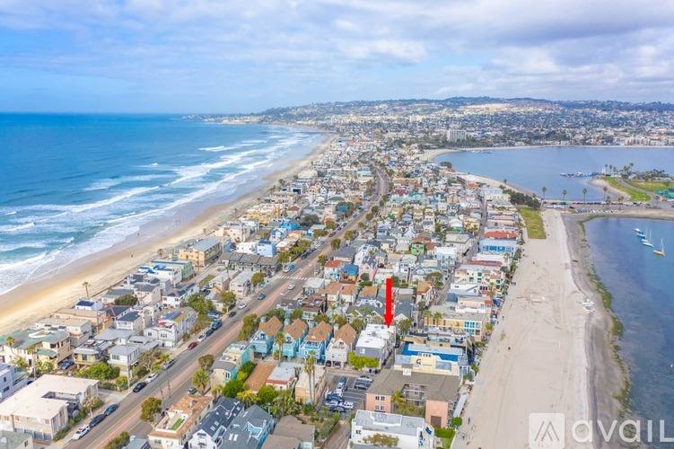 Townhouse for rent at 821 Nantasket Court, San Diego, CA 92109