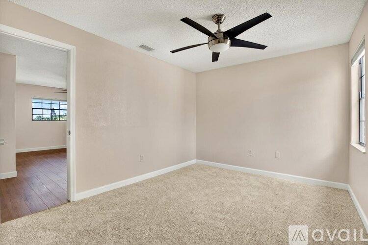 10416 Saint Tropez Place, Tampa, FL 33615 - Apartment for Rent - Image 8