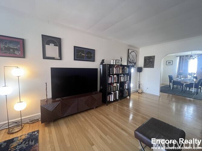 91 Longwood Ave #5, Brookline, MA 02446 - Apartment for Rent - Image 2