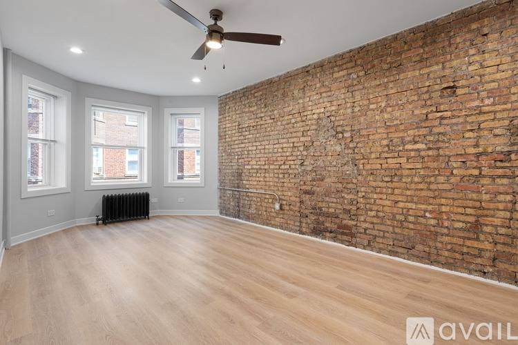 Apartment for rent at 7381 N Damen Ave #1E, Chicago, IL 60645