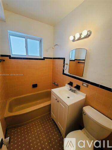220 Collins Ave #8, Miami Beach, FL 33139 - Apartment for Rent - Image 5