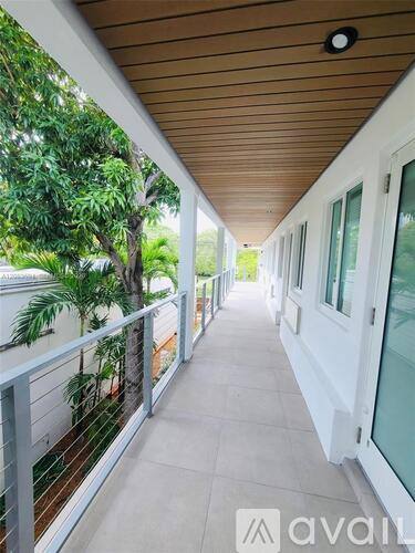 220 Collins Ave #8, Miami Beach, FL 33139 - Apartment for Rent - Image 4