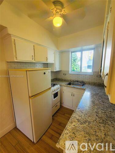 220 Collins Ave #8, Miami Beach, FL 33139 - Apartment for Rent - Image 2