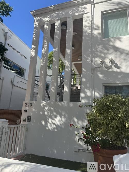220 Collins Ave #8, Miami Beach, FL 33139 - Apartment for Rent - Image 3