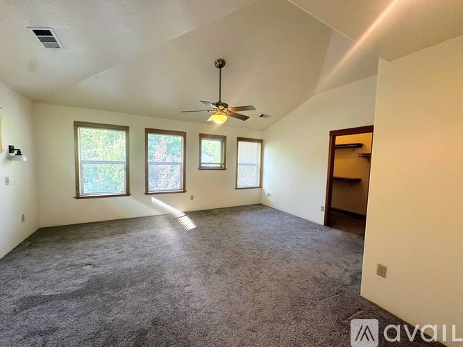 38 Logan Way, Talent, OR 97540 - House for Rent - Image 10