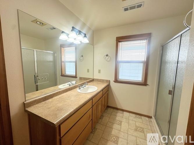 38 Logan Way, Talent, OR 97540 - House for Rent - Image 5