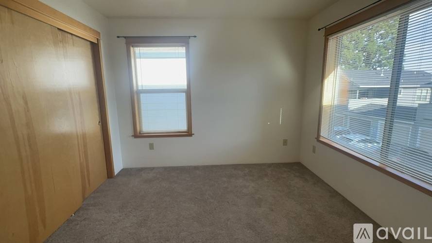 38 Logan Way, Talent, OR 97540 - House for Rent - Image 2