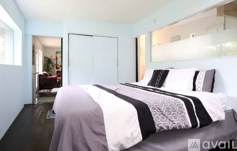637 S Crescent Court, San Diego, CA 92103 - House for Rent - Image 3