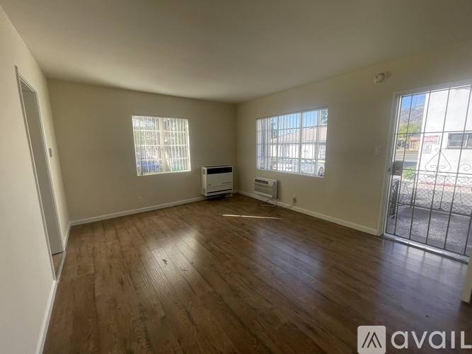 522 W Glenoaks Blvd #B, Glendale, CA 91202 - Apartment for Rent - Image 2