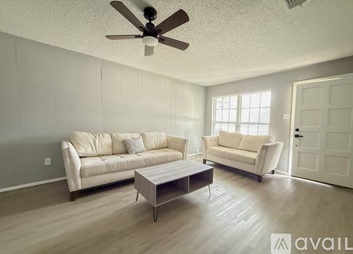 2306 Westchester Dr, Arlington, TX 76015 - House for Rent