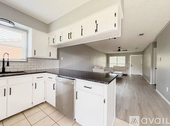 2306 Westchester Dr, Arlington, TX 76015 - House for Rent - Image 4