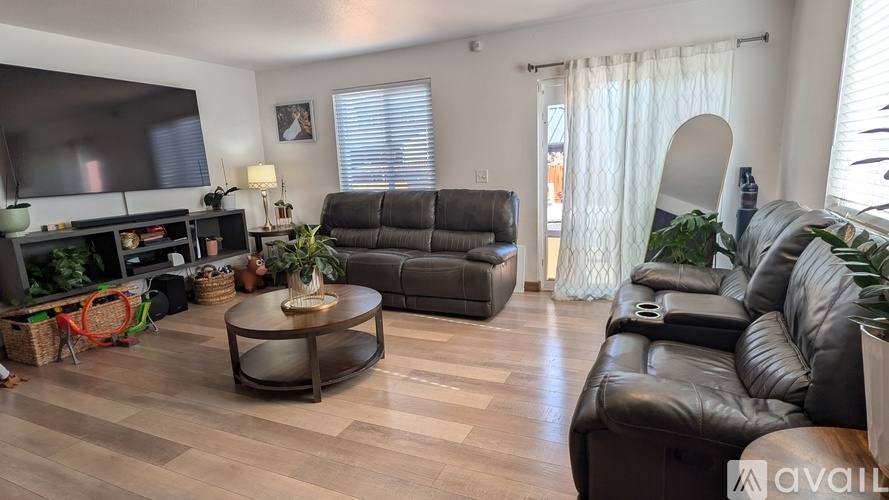 4572 Cornish Way, Denver, CO 80239 - House for Rent - Image 5