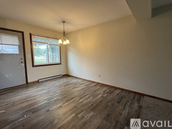 135 N Willson Dr, Altoona, WI 54720 - Townhouse for Rent - Image 7