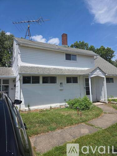 41 Whitewood Rd, Levittown, PA 19057 - House for Rent - Image 1