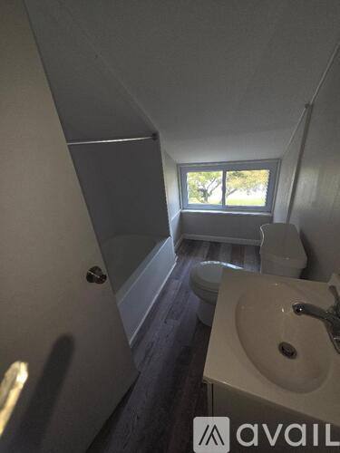 41 Whitewood Rd, Levittown, PA 19057 - House for Rent - Image 10