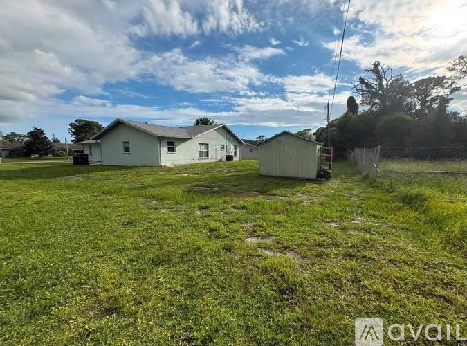 323 Montgomery Ave #327, Sarasota, FL 34243 - Apartment for Rent - Image 3