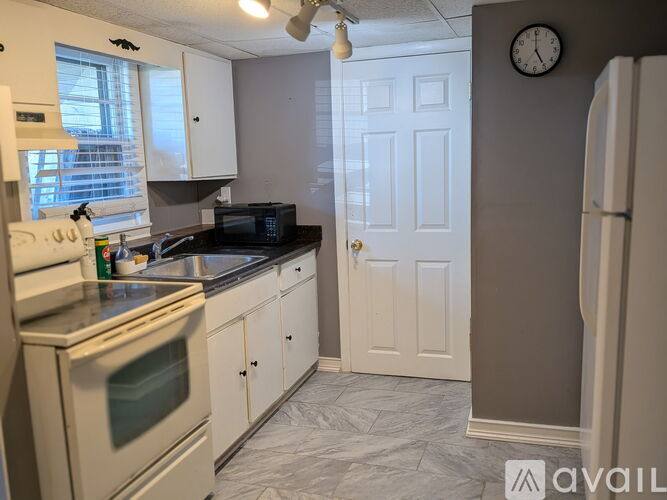 28 Halsey St #28B, North Providence, RI 02911 - Apartment for Rent - Image 4