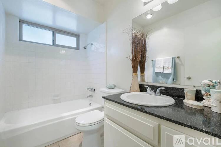 4929 Del Monte Ave #102, San Diego, CA 92107 - Apartment for Rent - Image 5