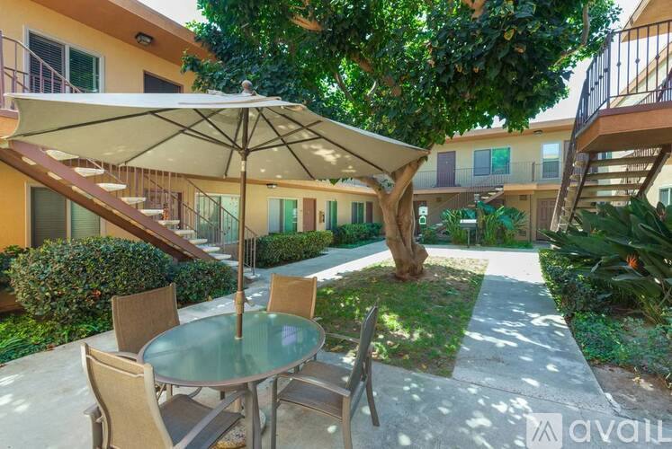 4929 Del Monte Ave #102, San Diego, CA 92107 - Apartment for Rent - Image 2