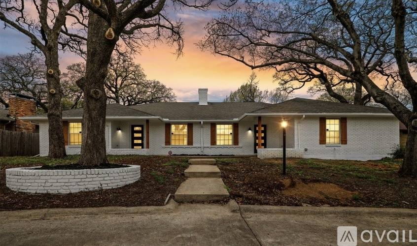 House for rent at 3522 Shady Valley Dr, Arlington, TX 76013