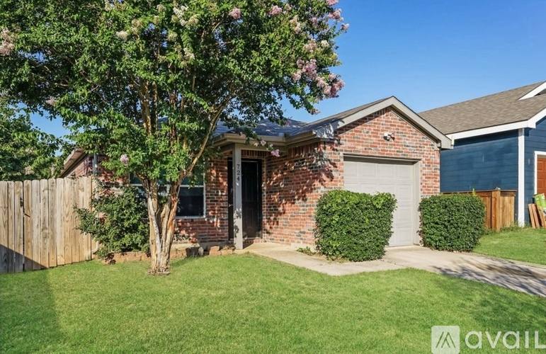 House for rent at 724 River Hill Lane, Fort Worth, TX 76114