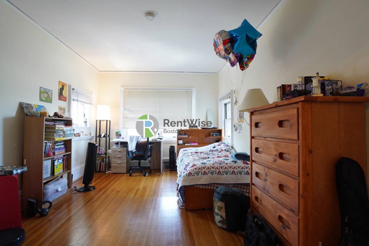25 Garrison Rd #3, Brookline, MA 02446 - Apartment for Rent - Image 7