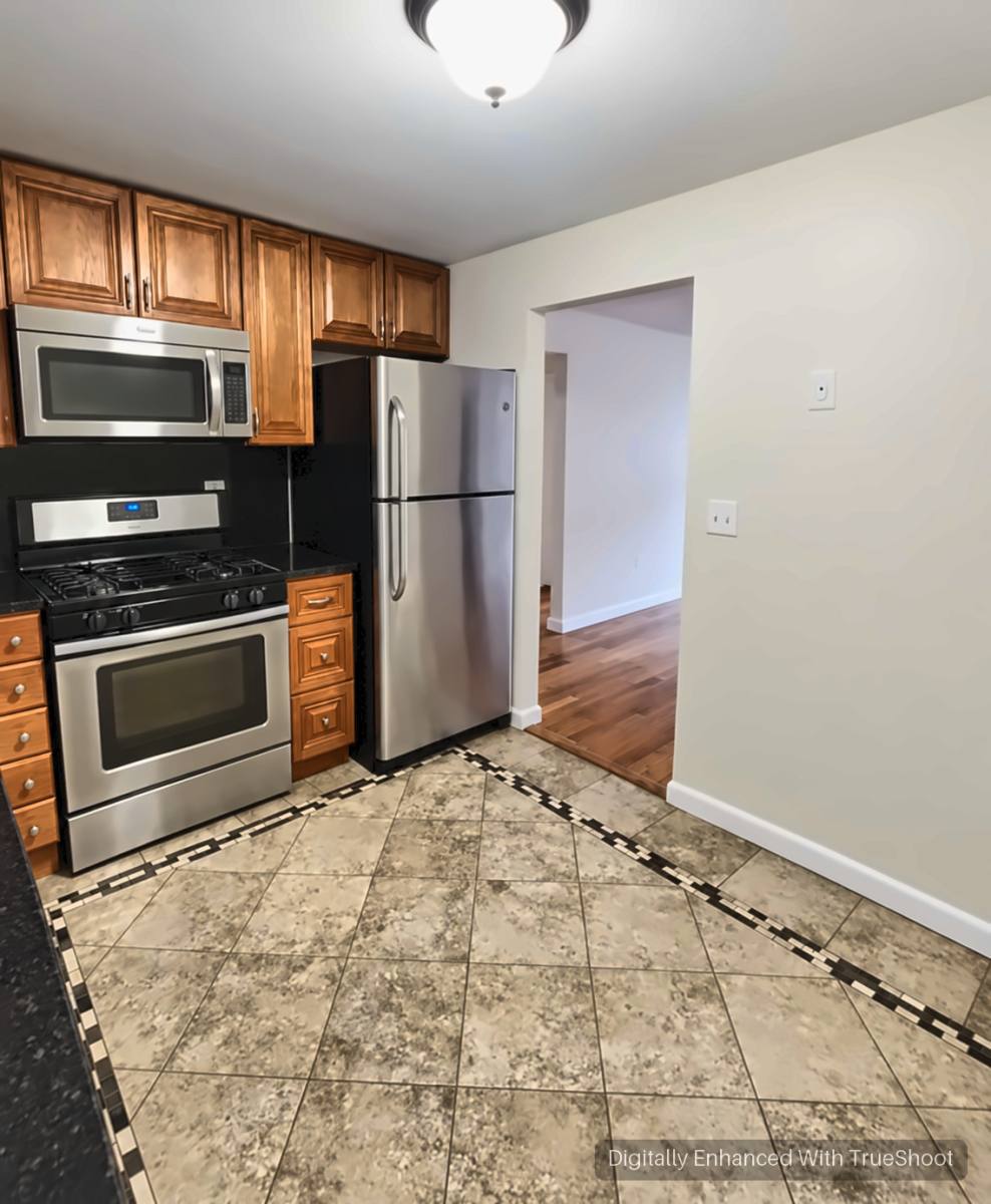 17 Oxford Circle #2, Belmont, MA 02478 - Apartment for Rent - Image 2