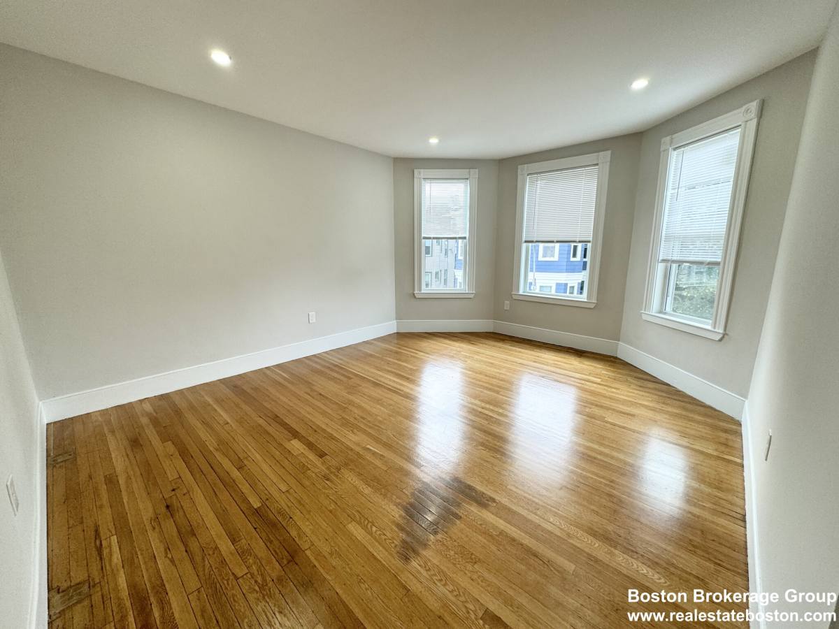 10 Pond St #3, Dorchester, MA 02125 - Apartment for Rent - Image 3