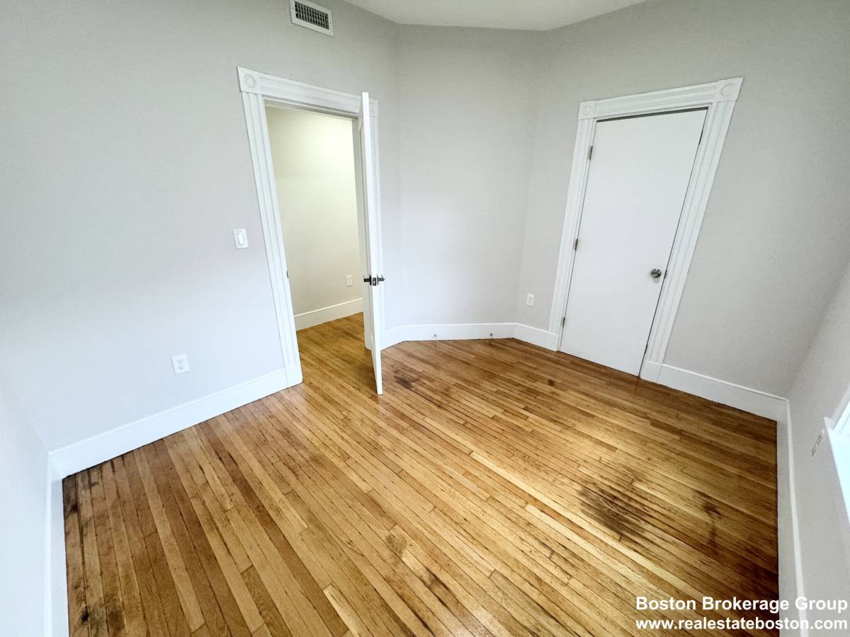10 Pond St #3, Dorchester, MA 02125 - Apartment for Rent - Image 4