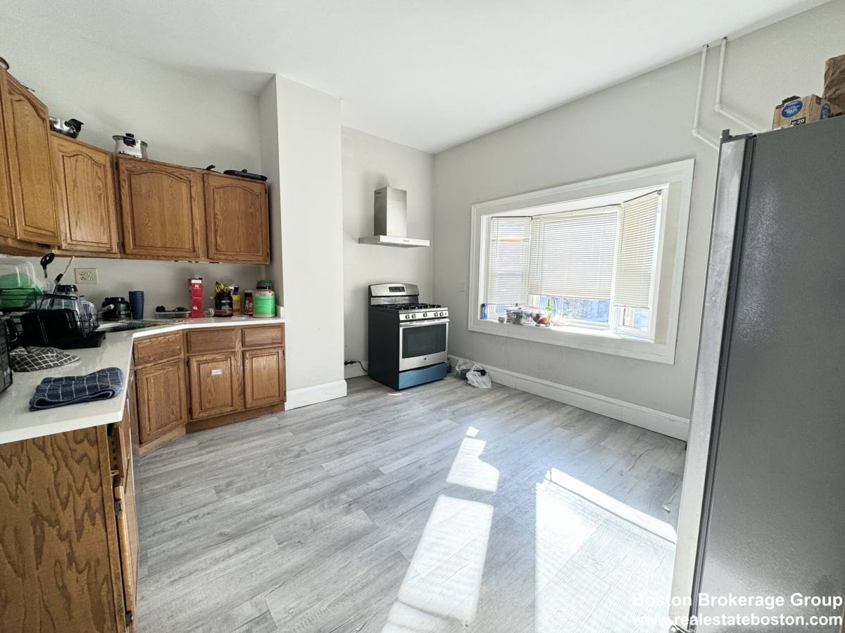 28 Sumner St, Dorchester, MA 02125 - Apartment for Rent