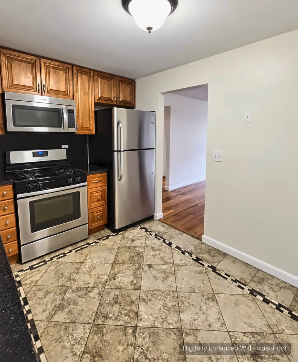 21 Oxford Circle, Belmont, MA 02478 - Apartment for Rent - Image 2